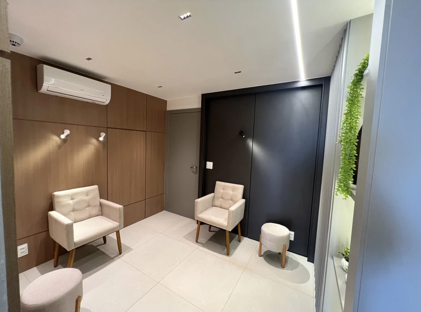 Sala de espera confortável e moderna